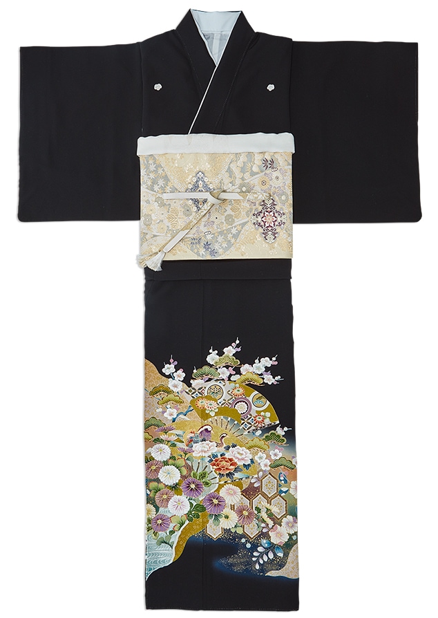 結婚式でお母様やご親族にお召しいただく黒留袖