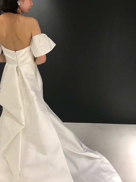 ウェディングドレス_モニーク・ルイリエ