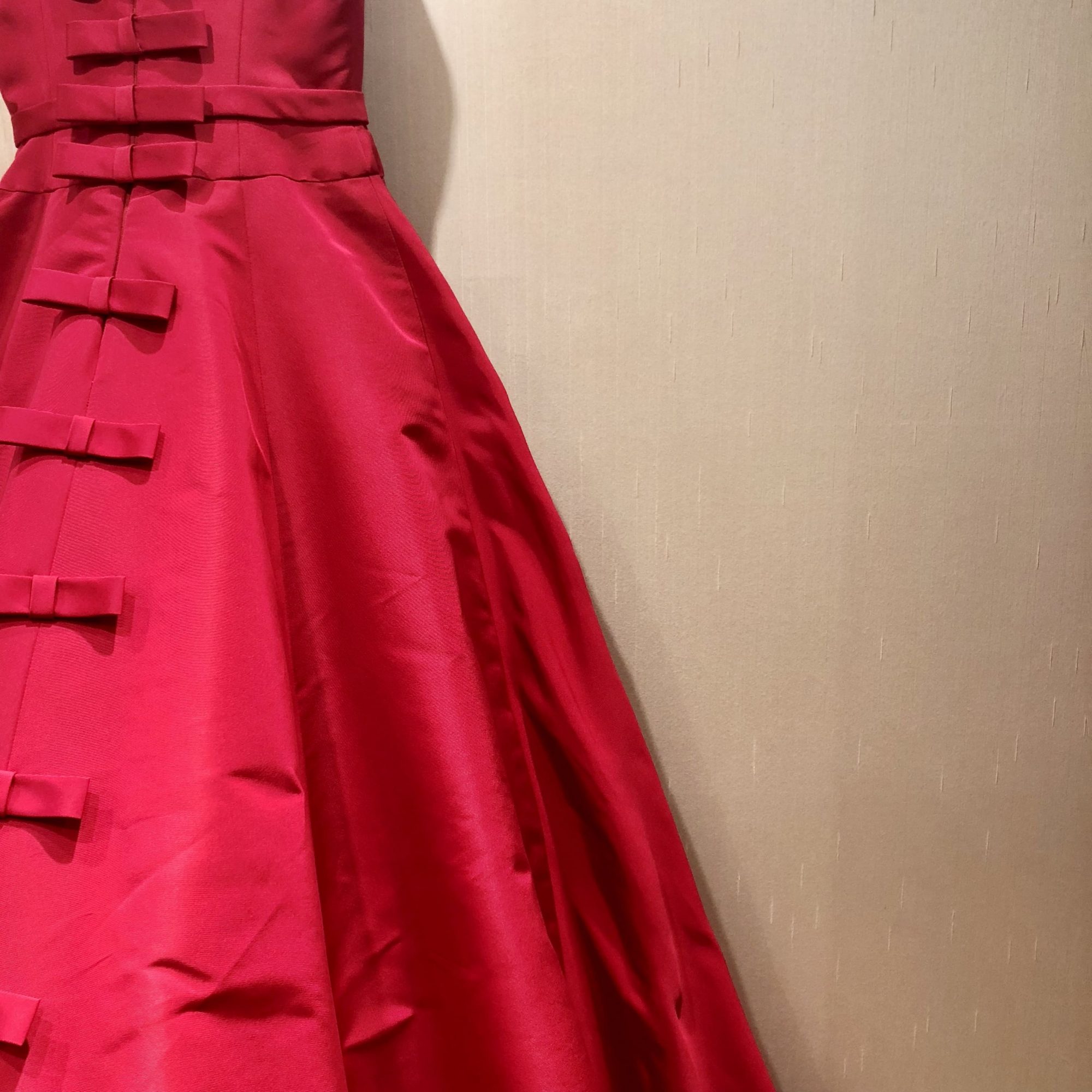 バックコンシャス リボン