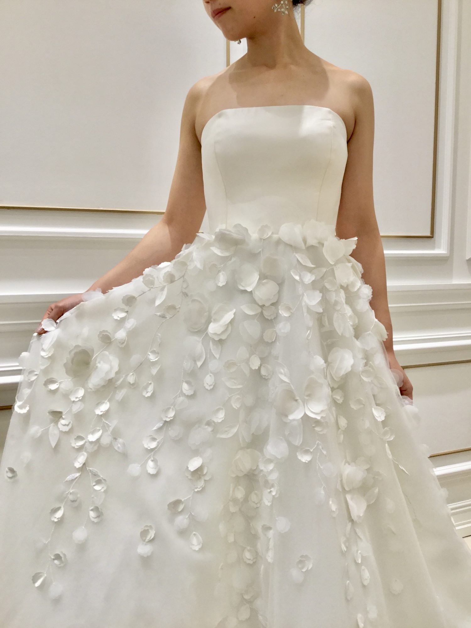 レラローズのAラインのウェディングドレス