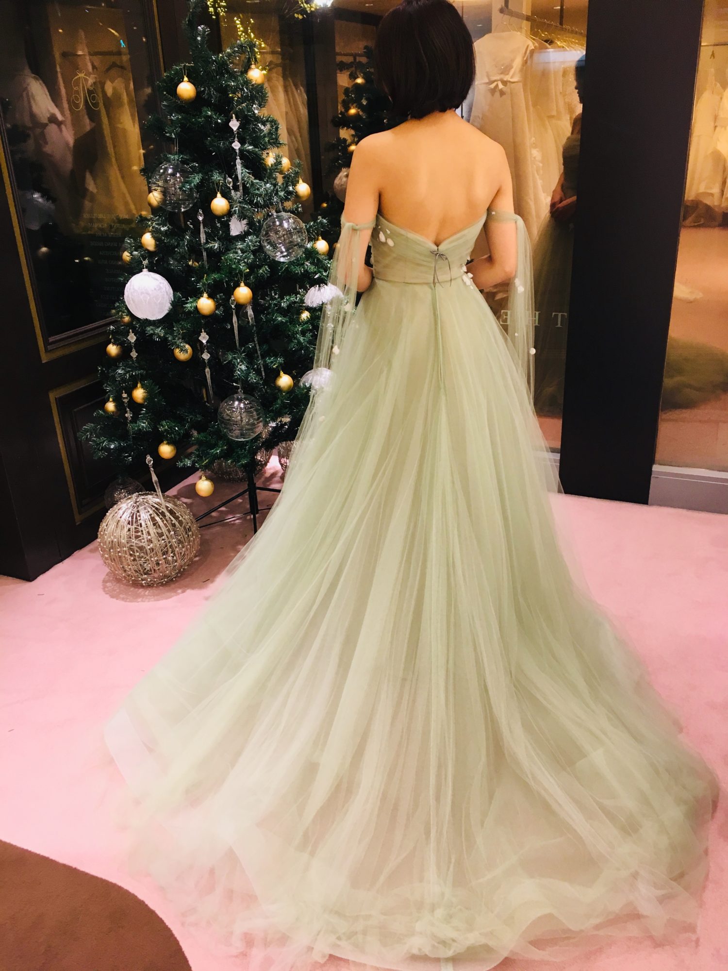 カラードレス バックスタイル