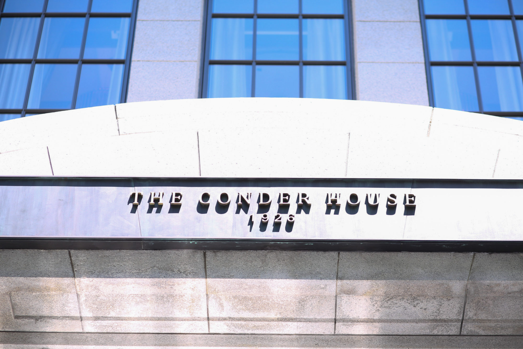 ザコンダーハウスの外観