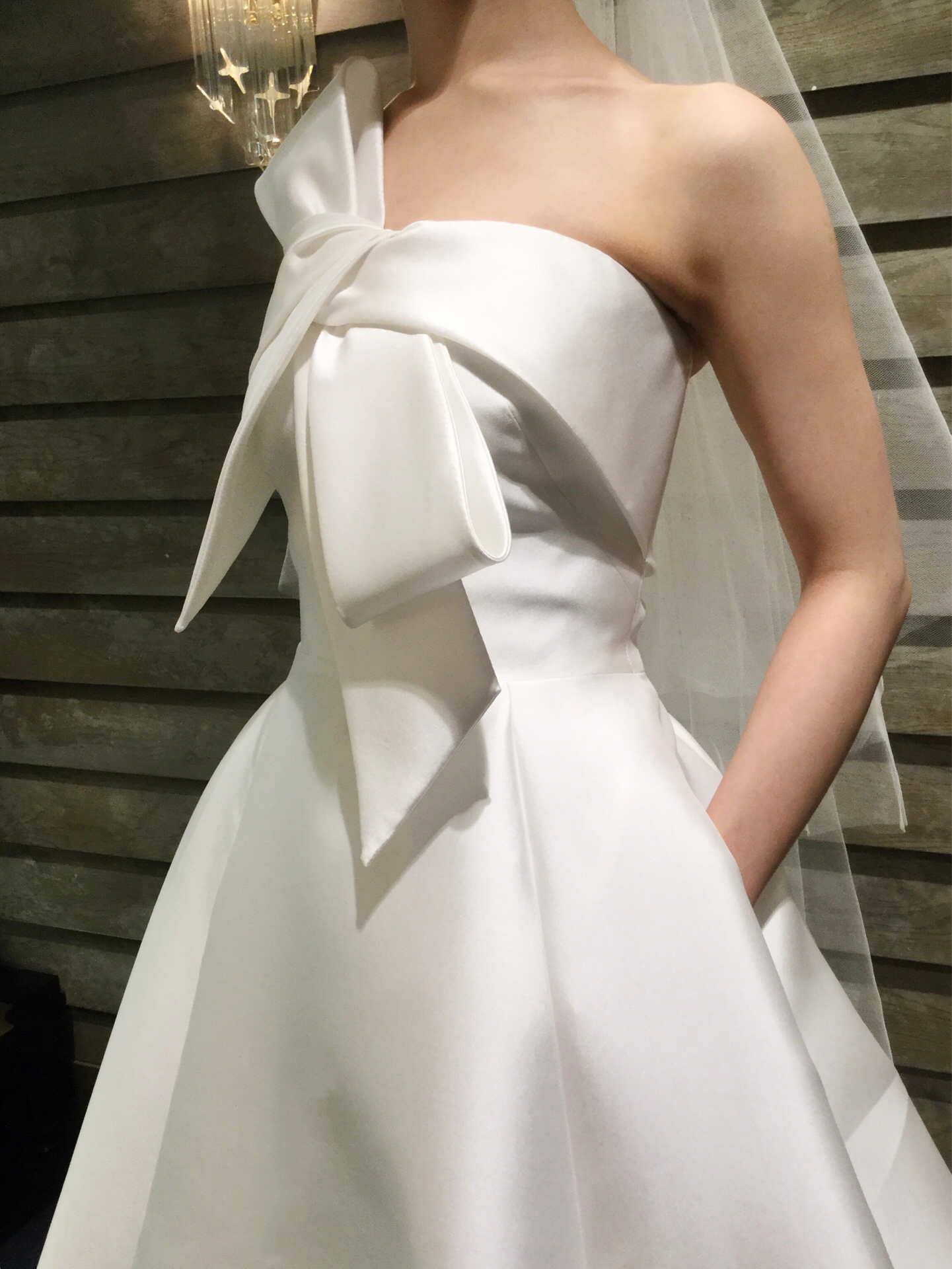 レラ・ローズ_ウエディングドレス