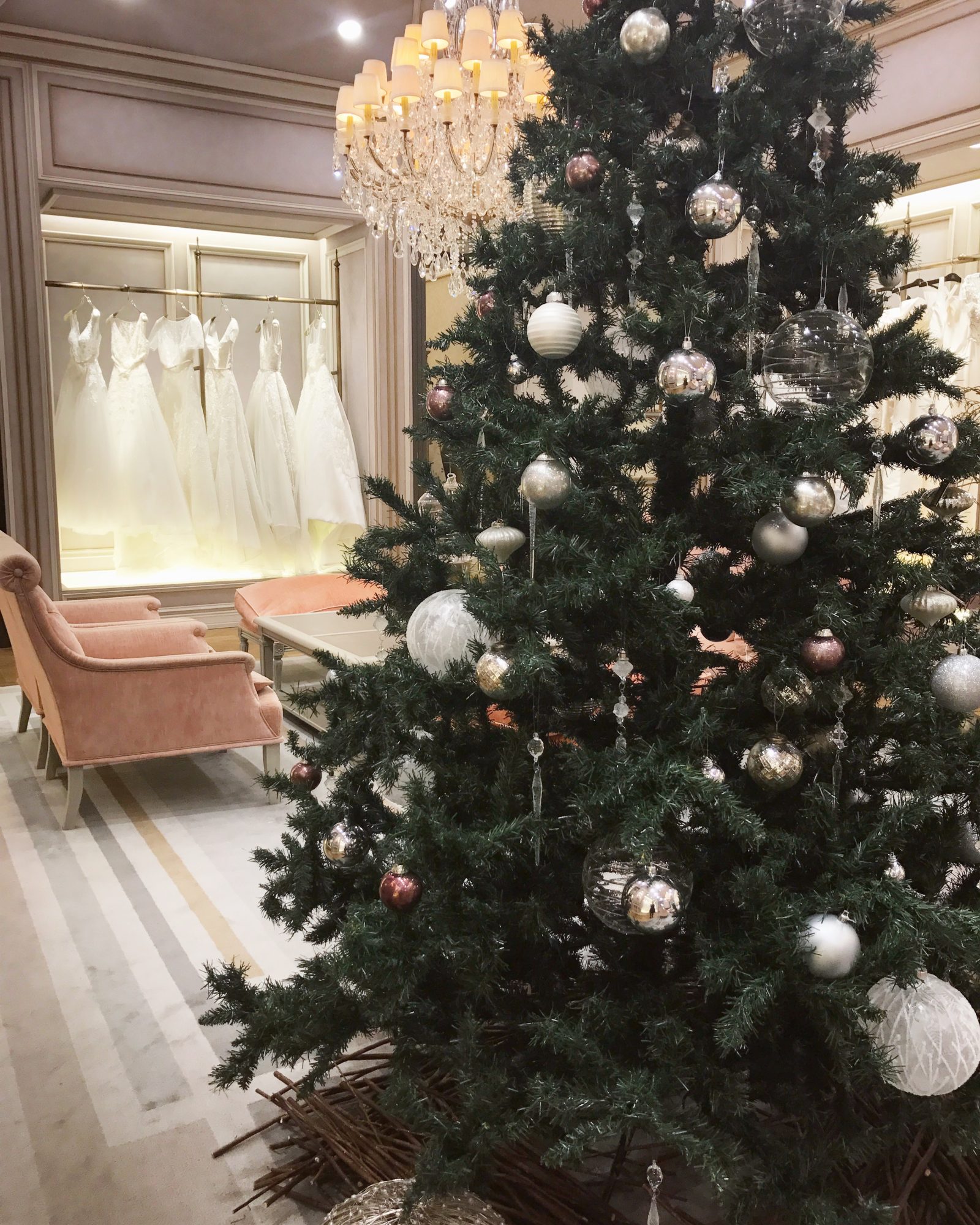 名古屋の人気ドレスショップ