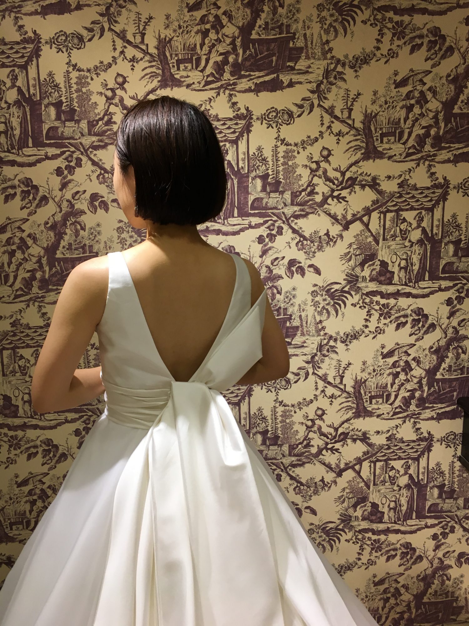 ウェディングドレス バックスタイル
