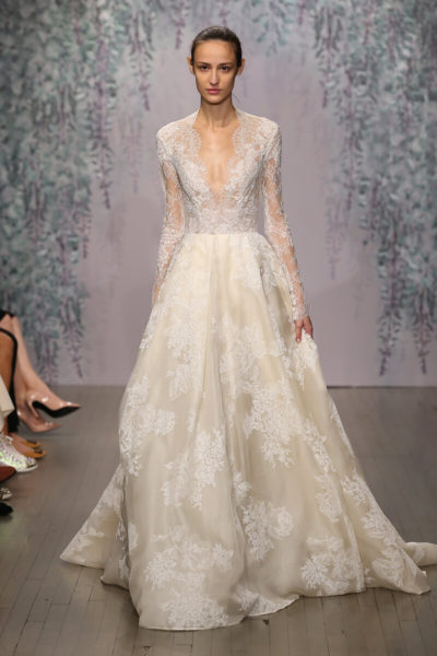 ウェディングドレス