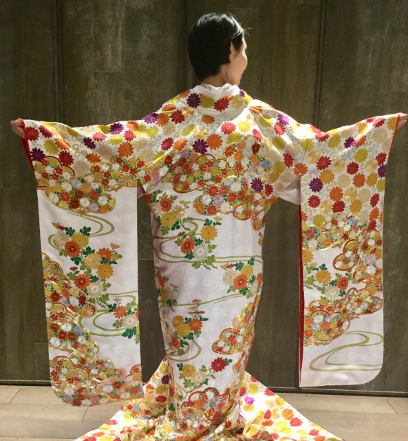 春先におススメの色打掛