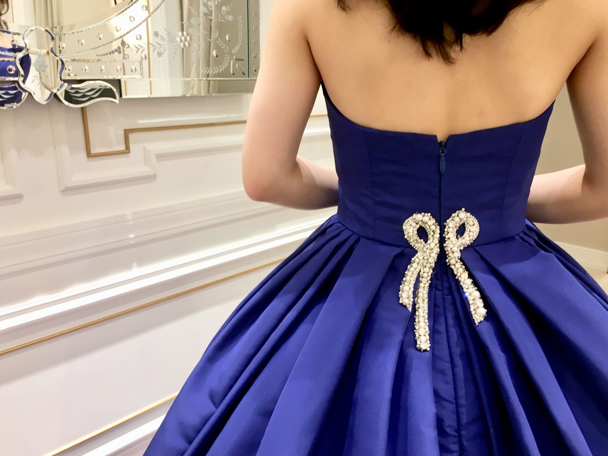 ロイヤルブルーのカラードレス