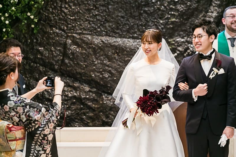 REEM ACRA(リーム・アクラ)のAラインをお召しになった花嫁様の披露宴の様子