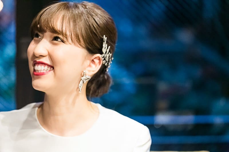 REEM ACRA(リーム・アクラ)のAラインをお召しになった花嫁様の披露宴の様子