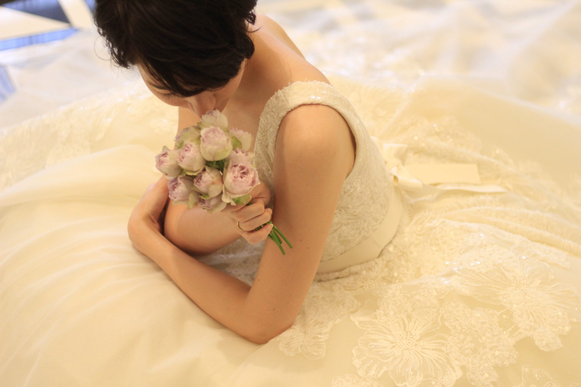 パレスホテル東京の花嫁様に人気のプリンセスラインのウェディングドレス