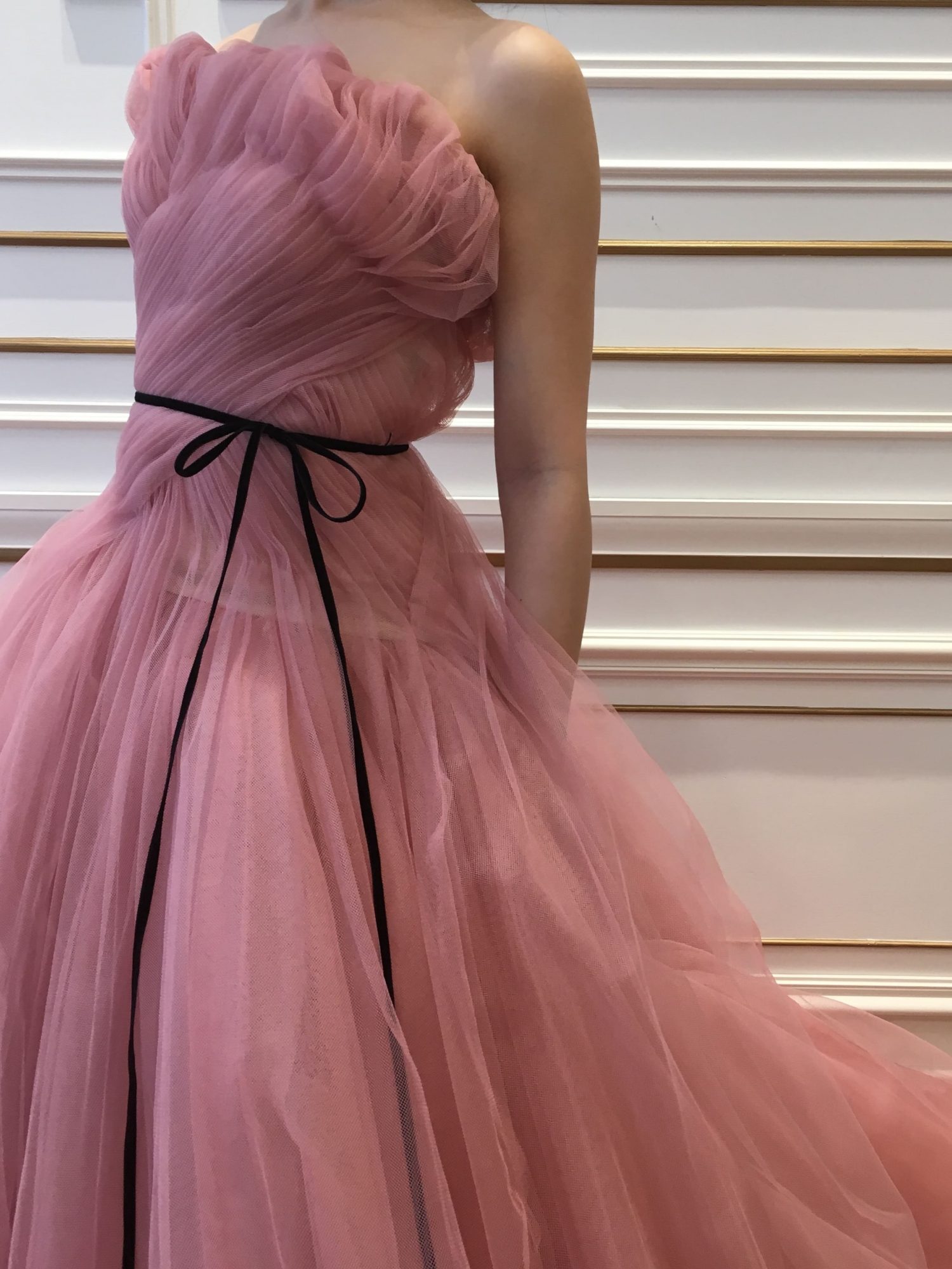 ザトリートドレッシングに新作入荷したモニーク・ルイリエのカラードレス。