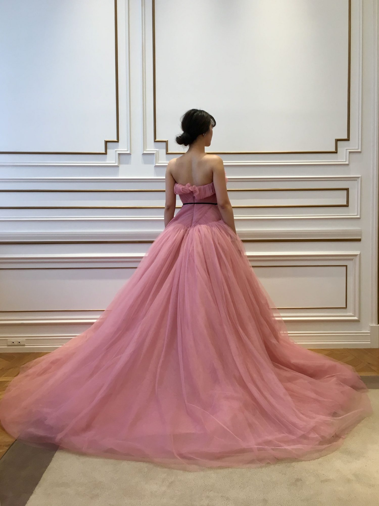 ザトリートドレッシングに新作入荷したモニーク・ルイリエのカラードレス。