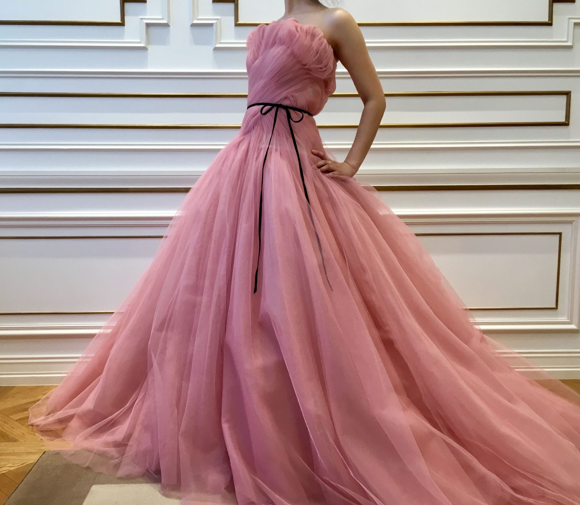 ザトリートドレッシングに新作入荷したモニーク・ルイリエのカラードレス。