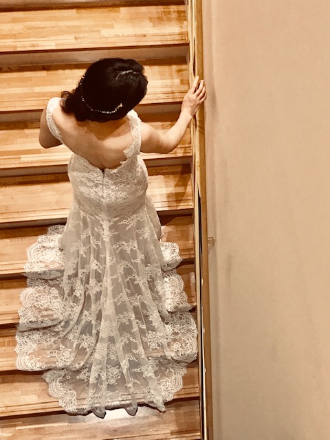 モニークルイリエの新作ドレスのコーディネートをご紹介