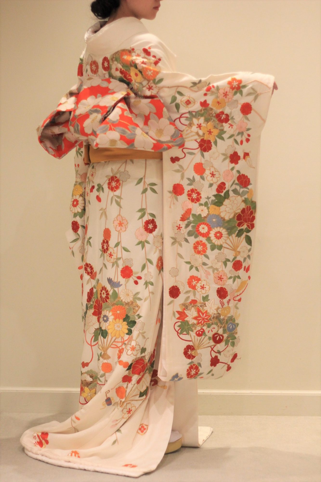 お色直しにおすすめの華やかな本振袖のコーディネート