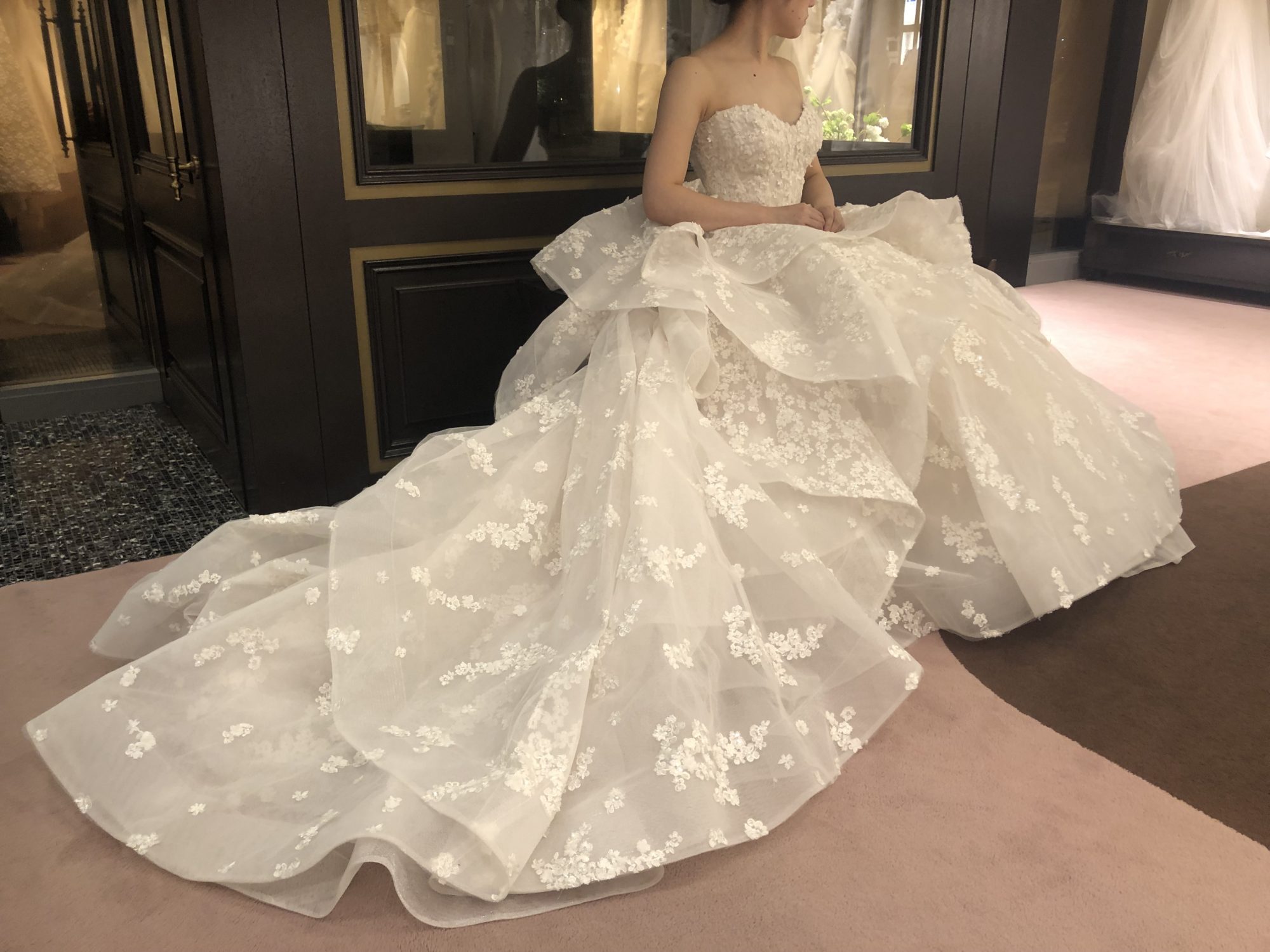 Monique Lhuillier新作ウェディングドレス