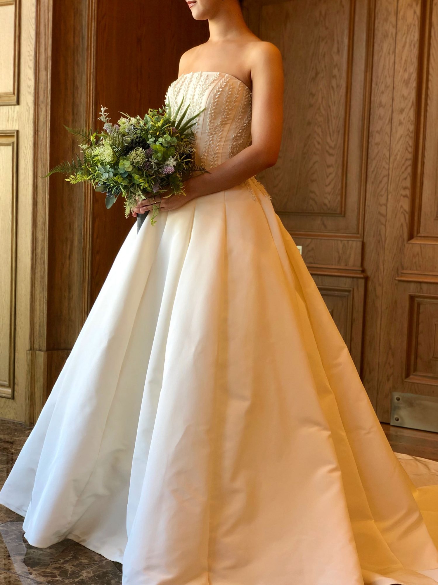 ザトリートドレッシングの人気のブランドのアムサーラの新作ウエディングドレス