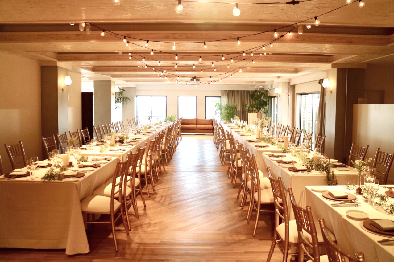 ナチュラルな雰囲気の会場で、自由なウェディングパーティーを叶えられるホテル北野クラブ