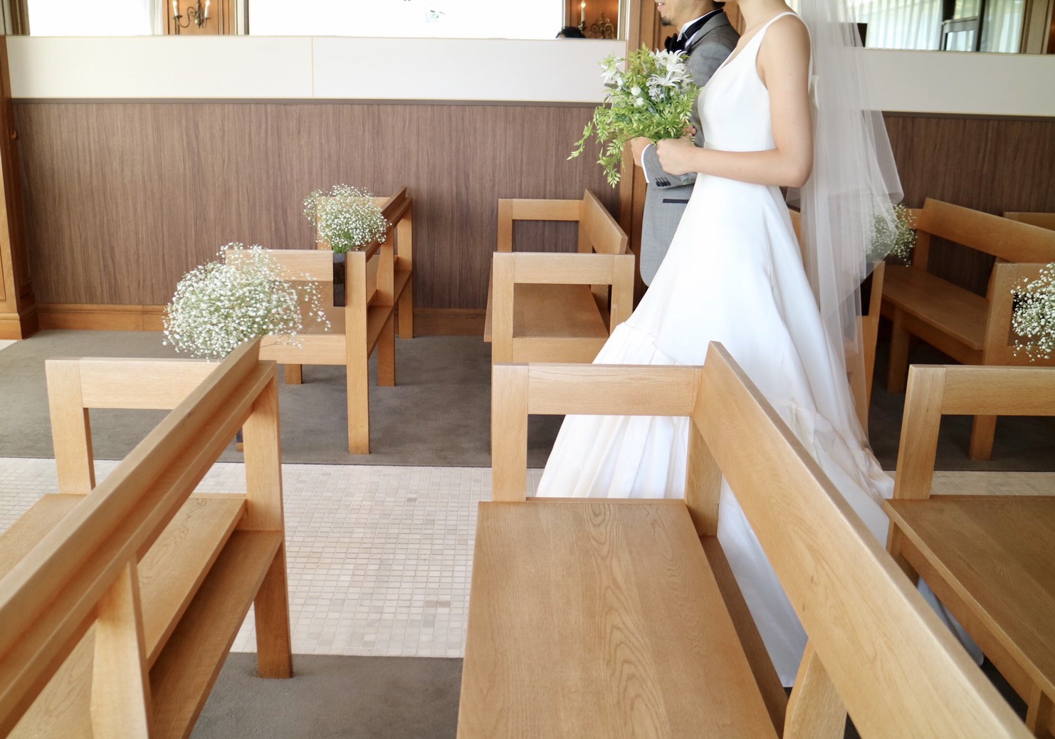 木目調のクラシカルな雰囲気のチャペルがある結婚式場ホテル北野クラブ