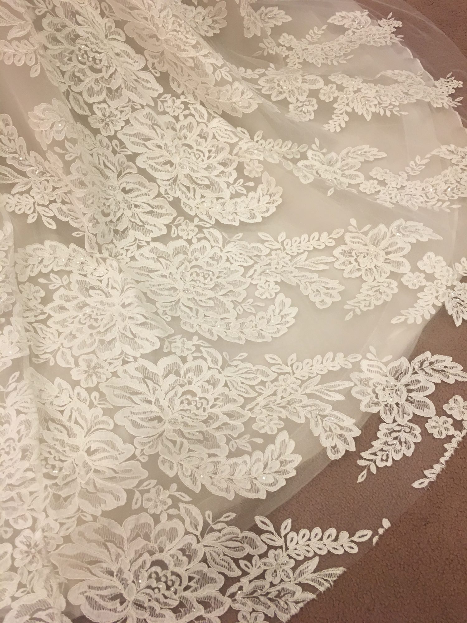 ウェディングドレス レース