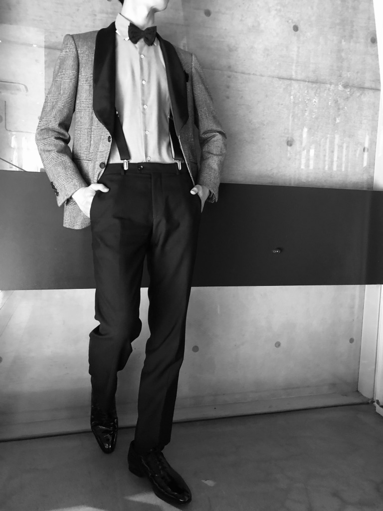 グレンチェックのジャケットを着たお色直しにおすすめのタキシードのコーディネート