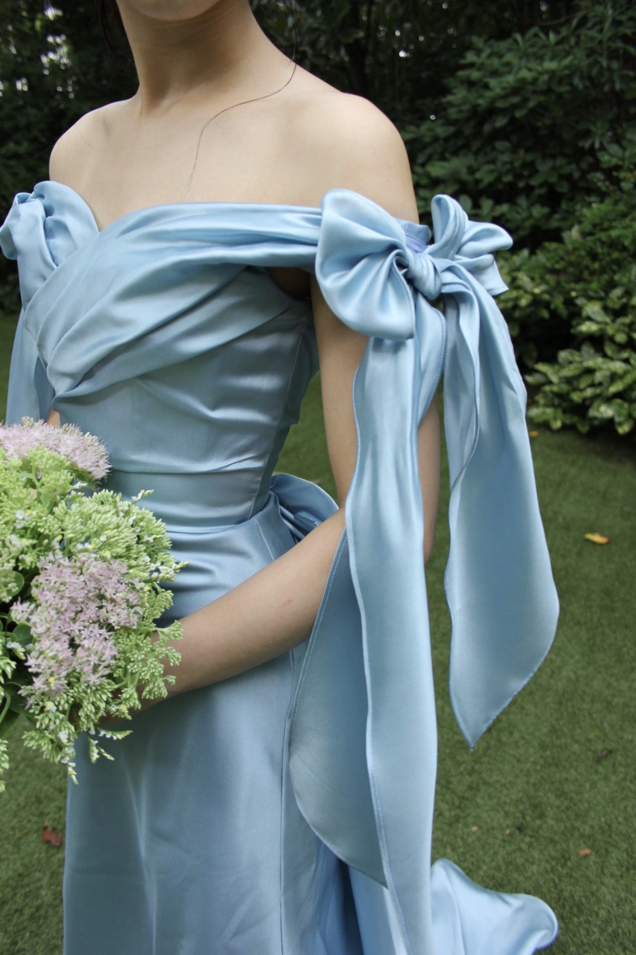 ザナンザンハウスにオススメのブルーのカラードレスのご紹介