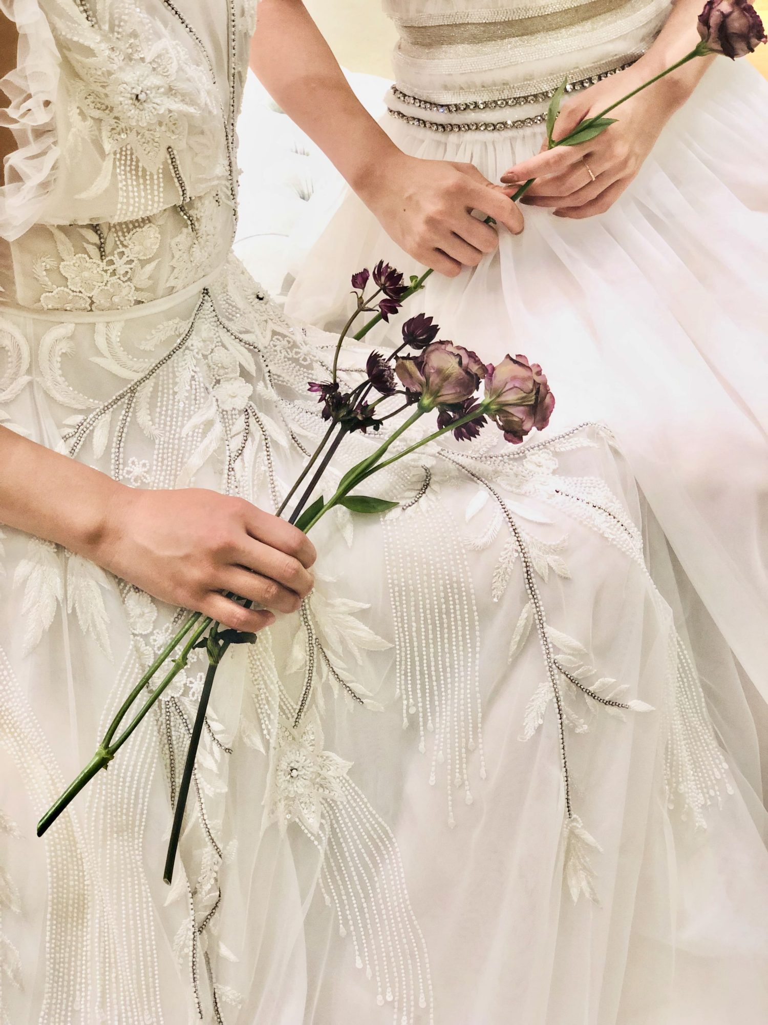 ザトリートドレッシングで人気のNAEEMKHANのウエディングドレス