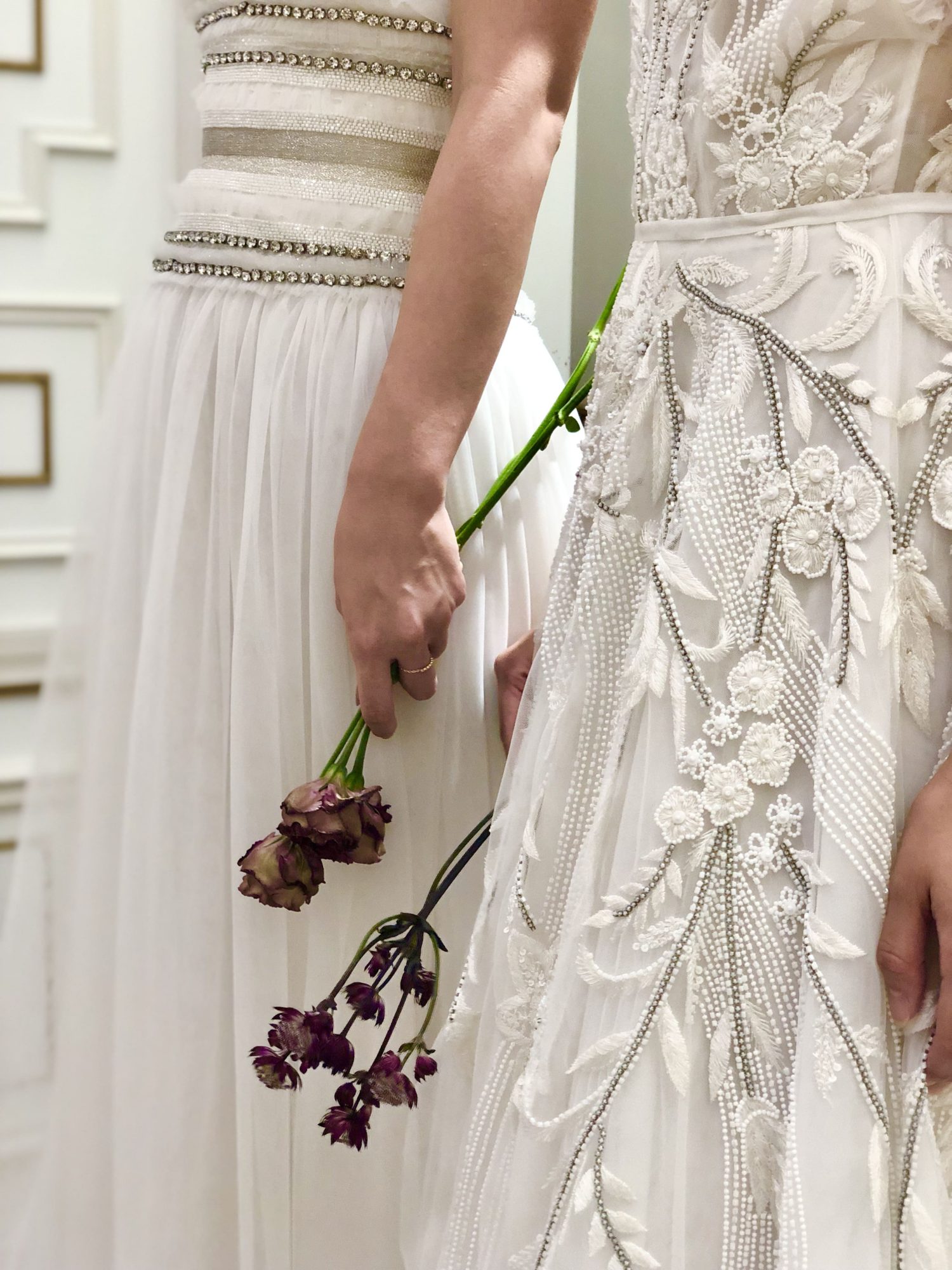 ザトリートドレッシングで人気のNAEEMKHANのウエディングドレス