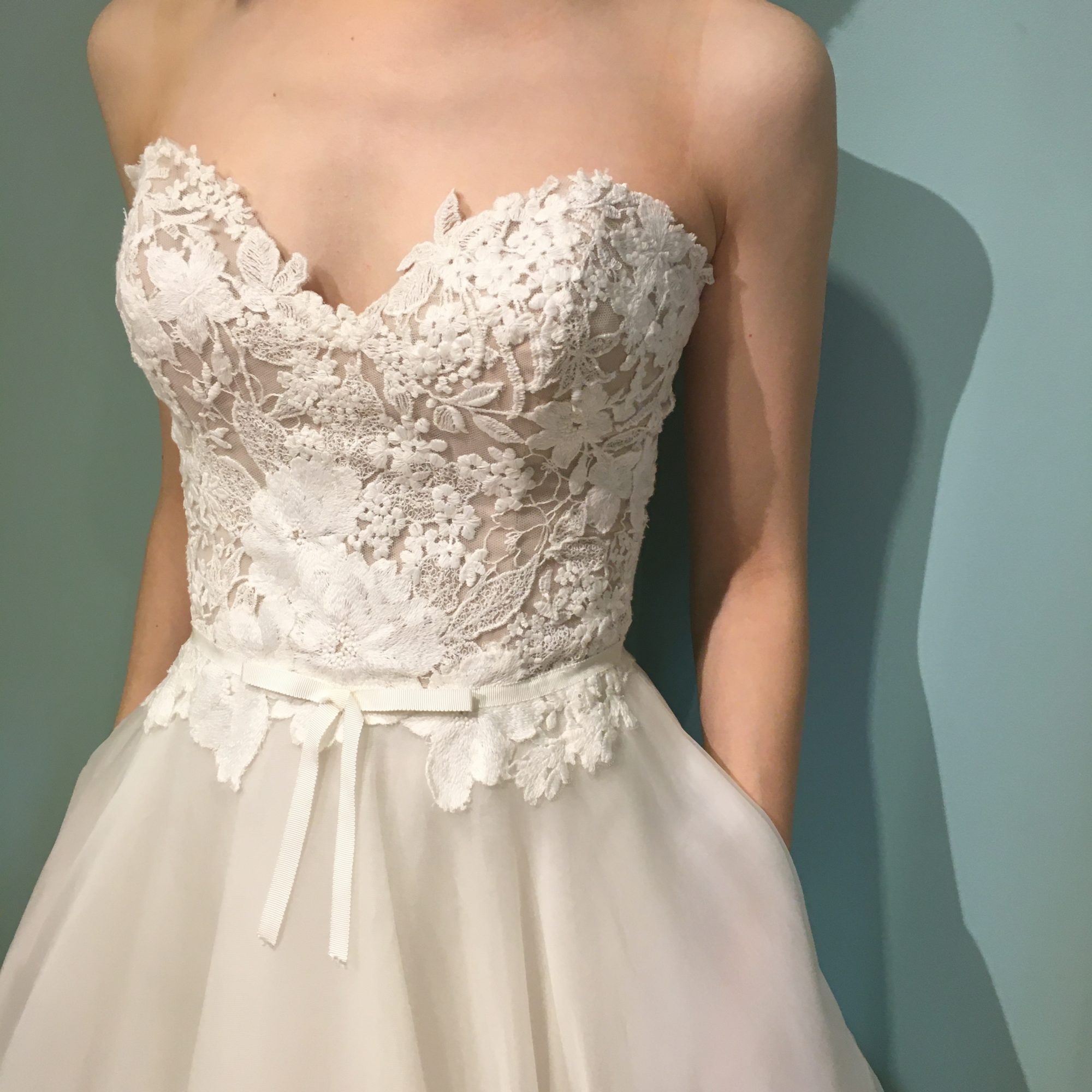 ウェディングドレス Aライン