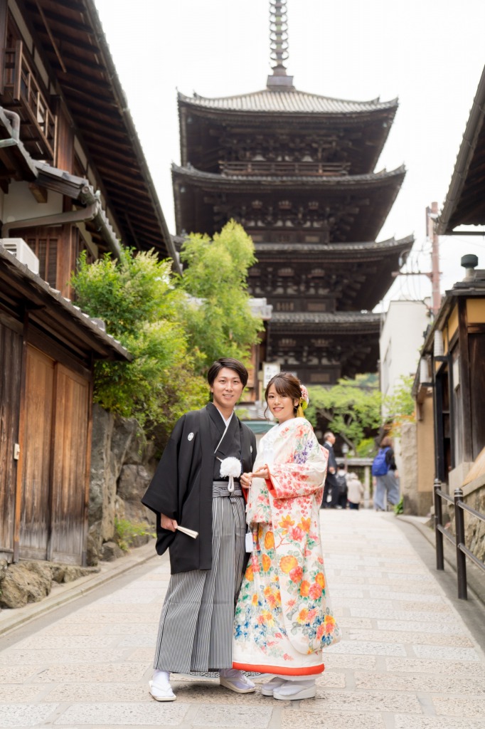 八坂の塔の前で撮影の出来る式場SODOHでの5月の前撮の様子