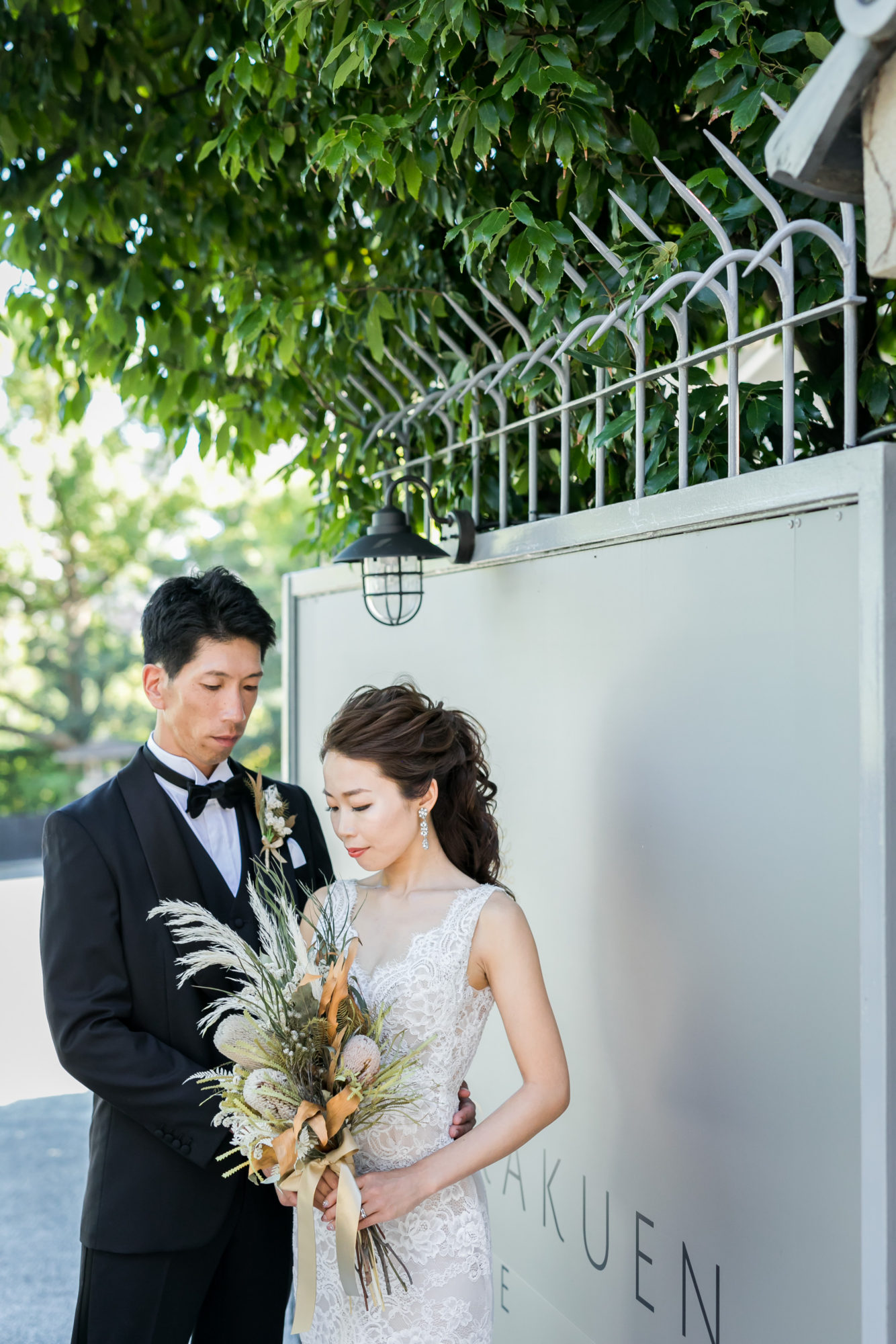 ザトリートドレッシング神戸店が提携をしている相楽園で行うウェディングドレスでの前撮り