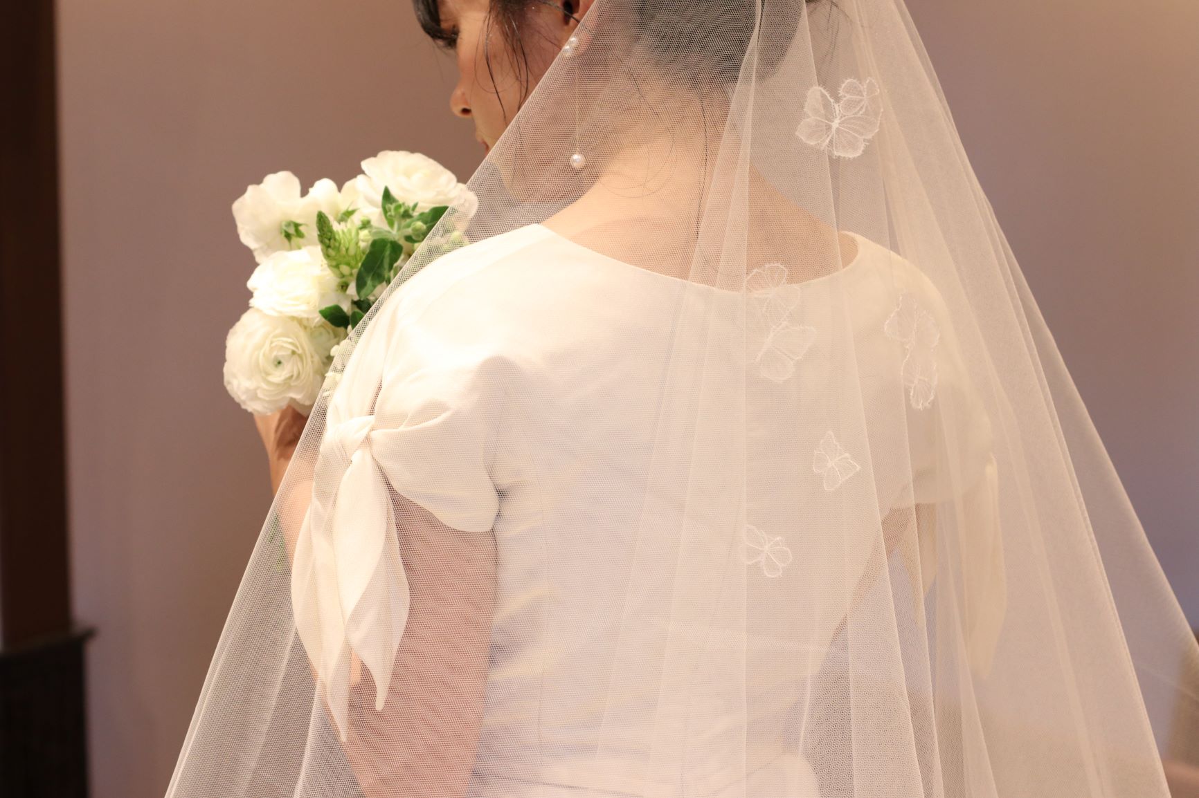 トリートドレッシングでベールやブーケやウエディングアクセサリーのトータルコーディネートをご提案