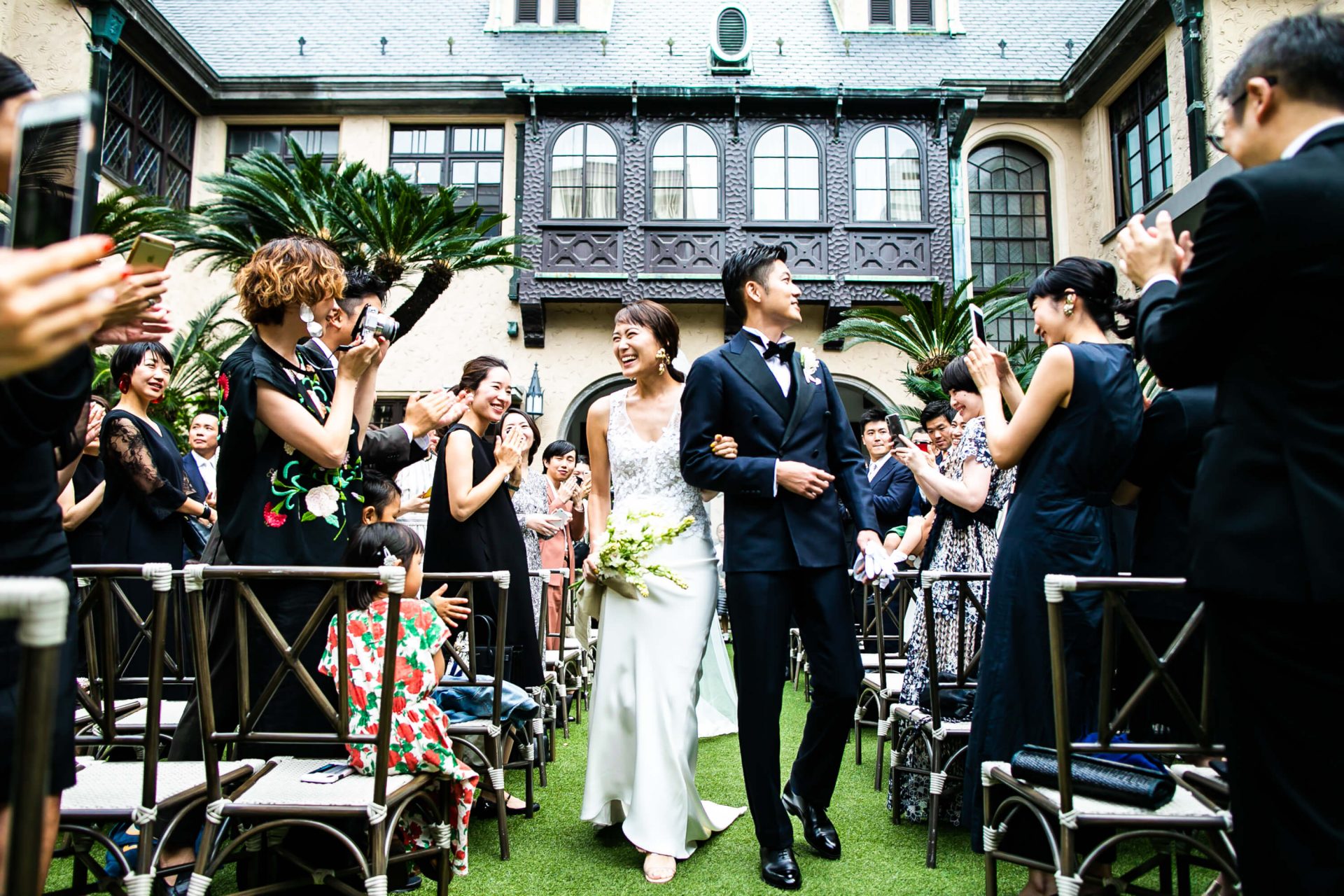 蝶々のレースが可愛いエリザベスフィルモアの新作ドレス