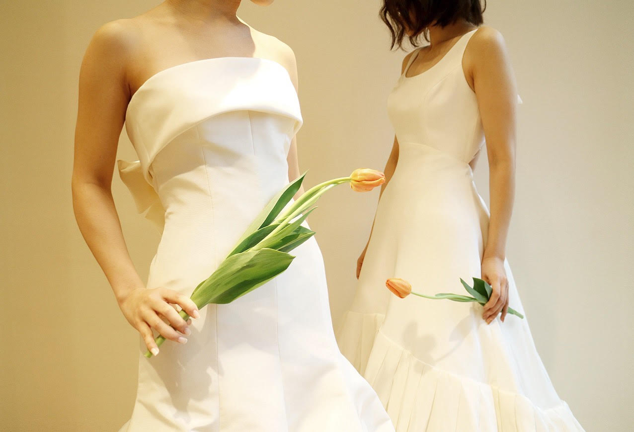 ザトリートドレッシング京都店にあるアムサーラのウェディングドレスのシンプルなコーディネート