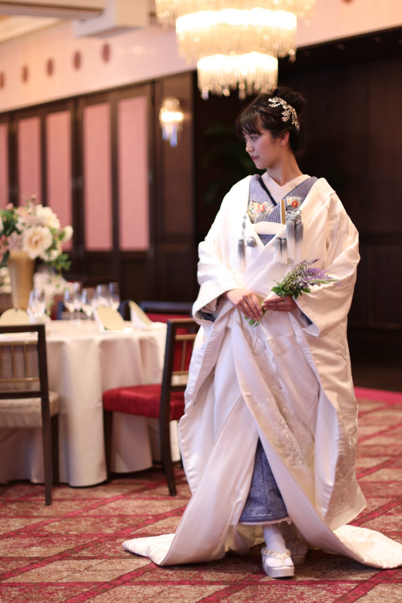 ザコンダーハウスにて紺の色掛下のコーディネートの紹介