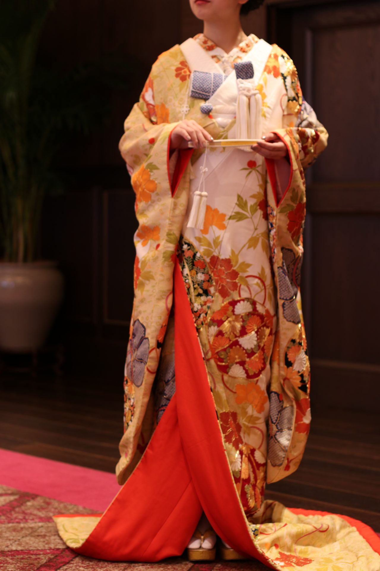 ザコンダーハウスにて淡い色味の和装のコーディネートの紹介