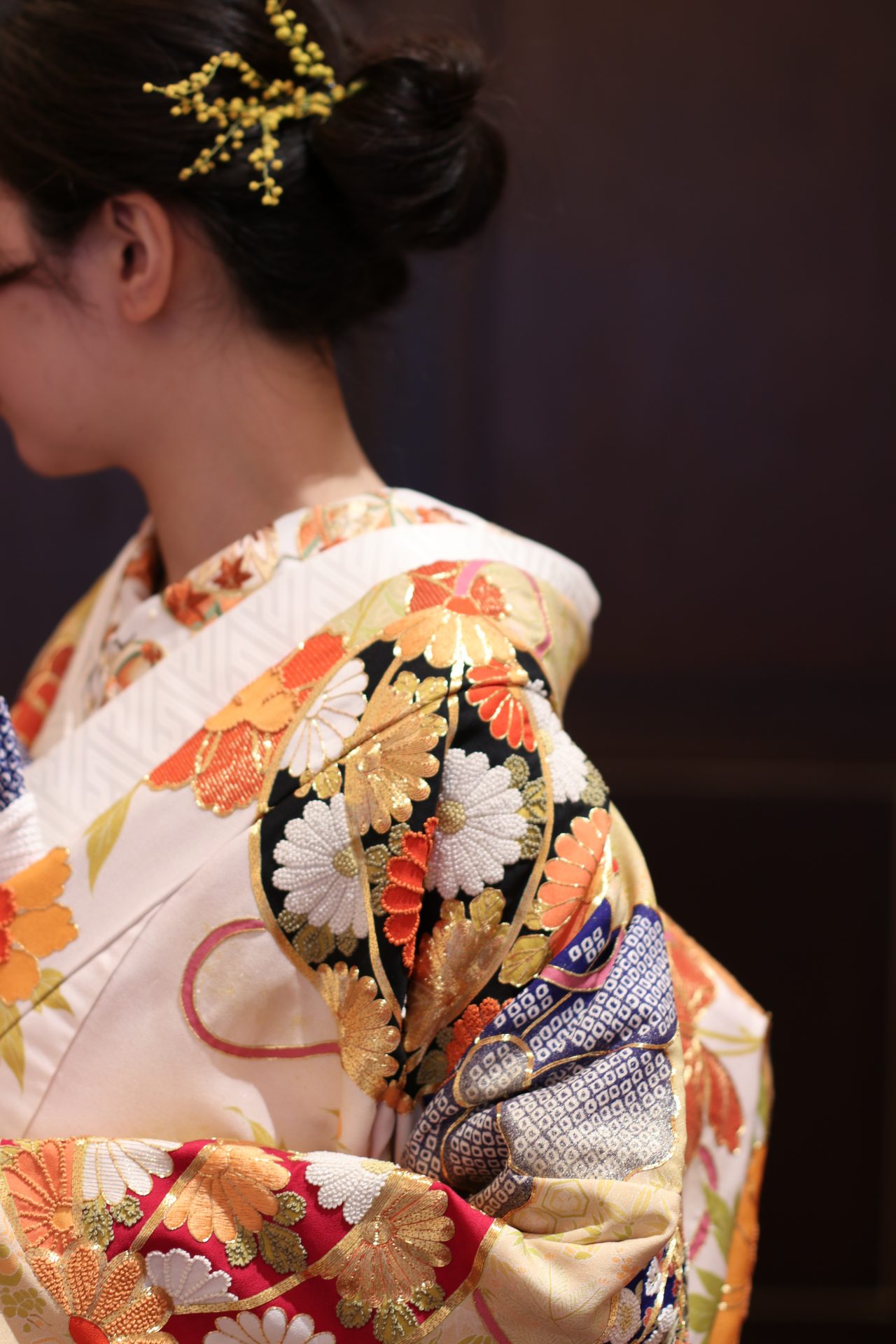 ザコンダーハウスにて淡い色味の和装のコーディネートの紹介