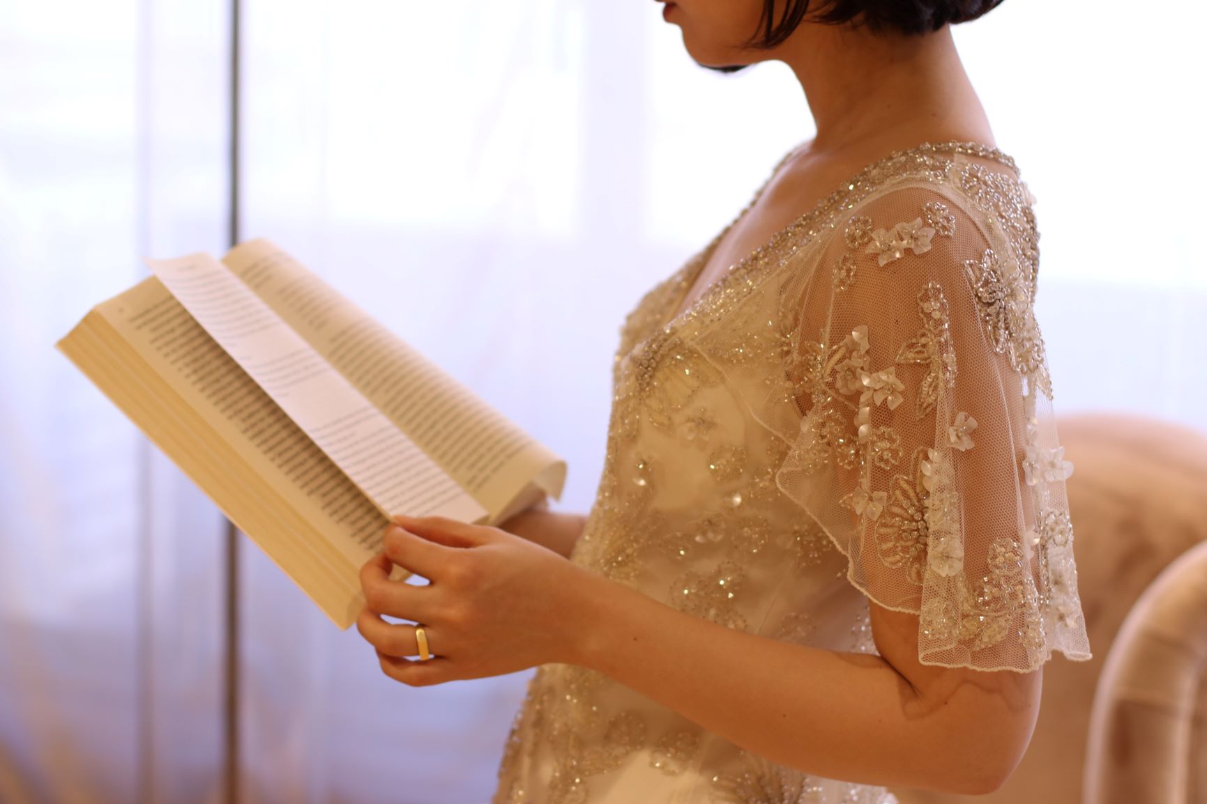 海外映画のようなビンテージ感あふれるお洒落なドレスは、お色直しの1着としてもご提案したいTHETREATDRESSINGのインポートドレスです