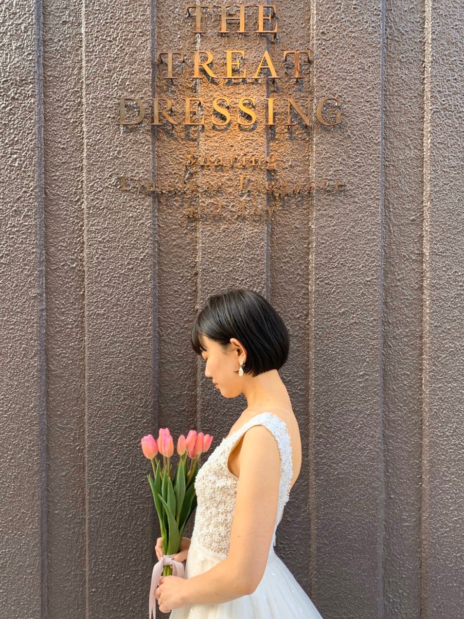 トリートドレッシング神戸店に入荷したカジュアルな雰囲気にもぴったりなReem Acra(リーム・アクラ)の肩付きウェディングドレス