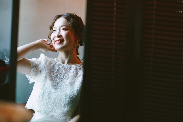 名古屋駅の結婚式場ザゲートハウスにてAlexandra Greccoのウェディングドレスで紅葉の時期の名古屋前撮り