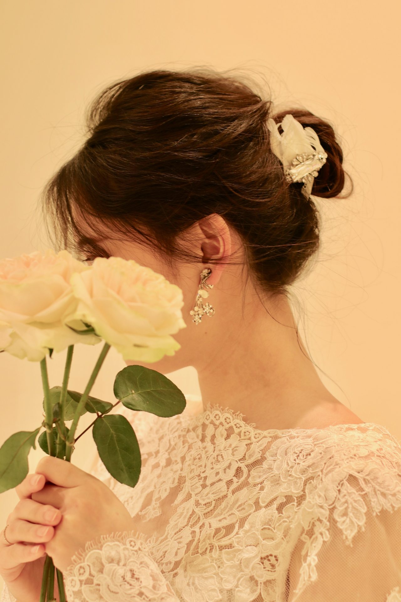 THETREATDRESSING(ザ・トリート・ドレッシング)でたくさんのラインナップがある、NY発大人気のアクセサリーブランド、マリア・エレナのアクセサリーでコーディネートした大人なフェミニンスタイル