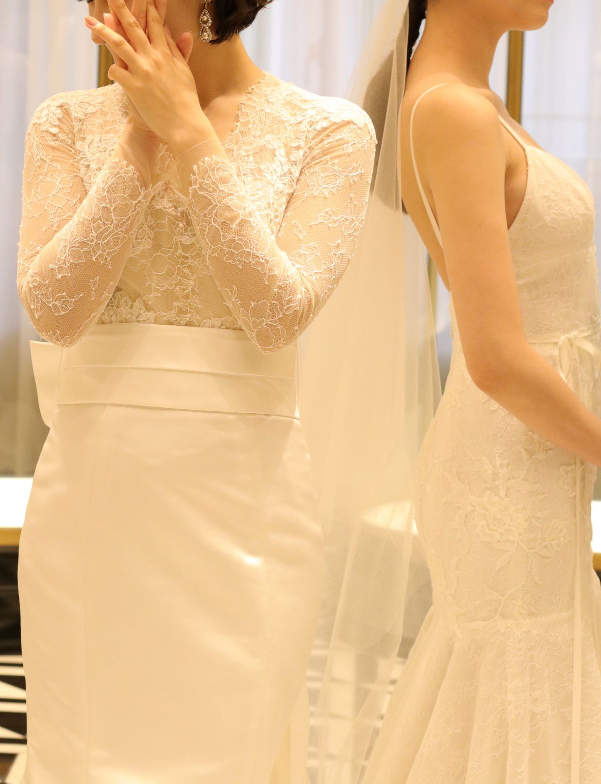 ザ・トリート・ドレッシングがセレクトするモニーク・ルイリエのマーメイドラインは、ハイウエストでソフトなシルエットのため小柄な方にも着こなしていただきやすいデザインです