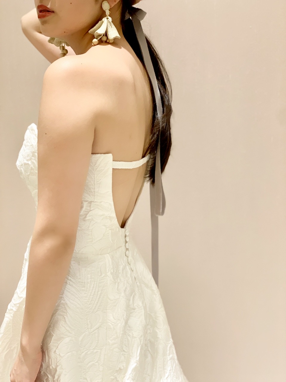 お色直しにもおすすめのフラワーモチーフのレラローズの新作ウエディングドレス