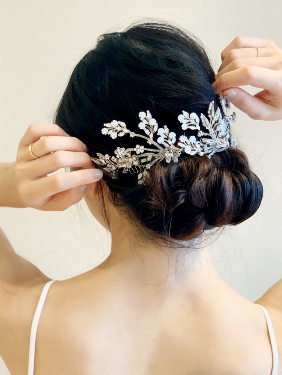 トリートドレッシング京都店にてお取り扱いをしている、マリアエレナのアップスタイルにおすすめの新作ヘッドアクセサリー