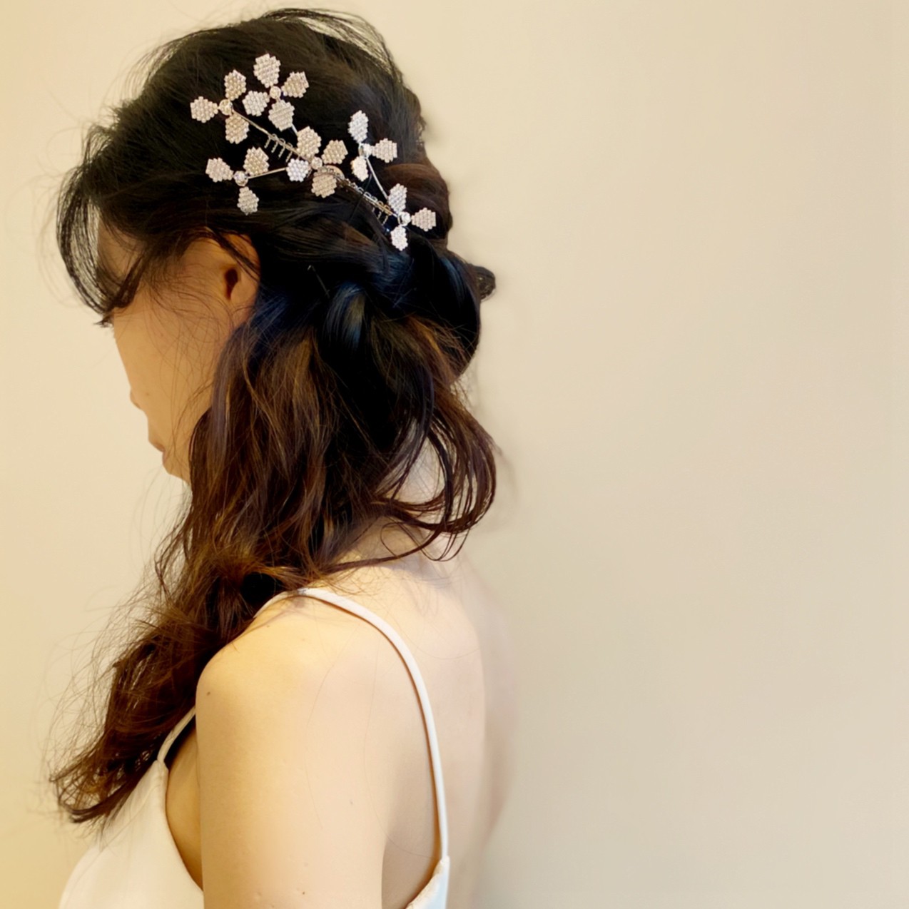 ザ・トリート・ドレッシング京都店に入荷をした、エリザベスバウワーのフラワーモチーフのシルバーのヘッドアクセサリー