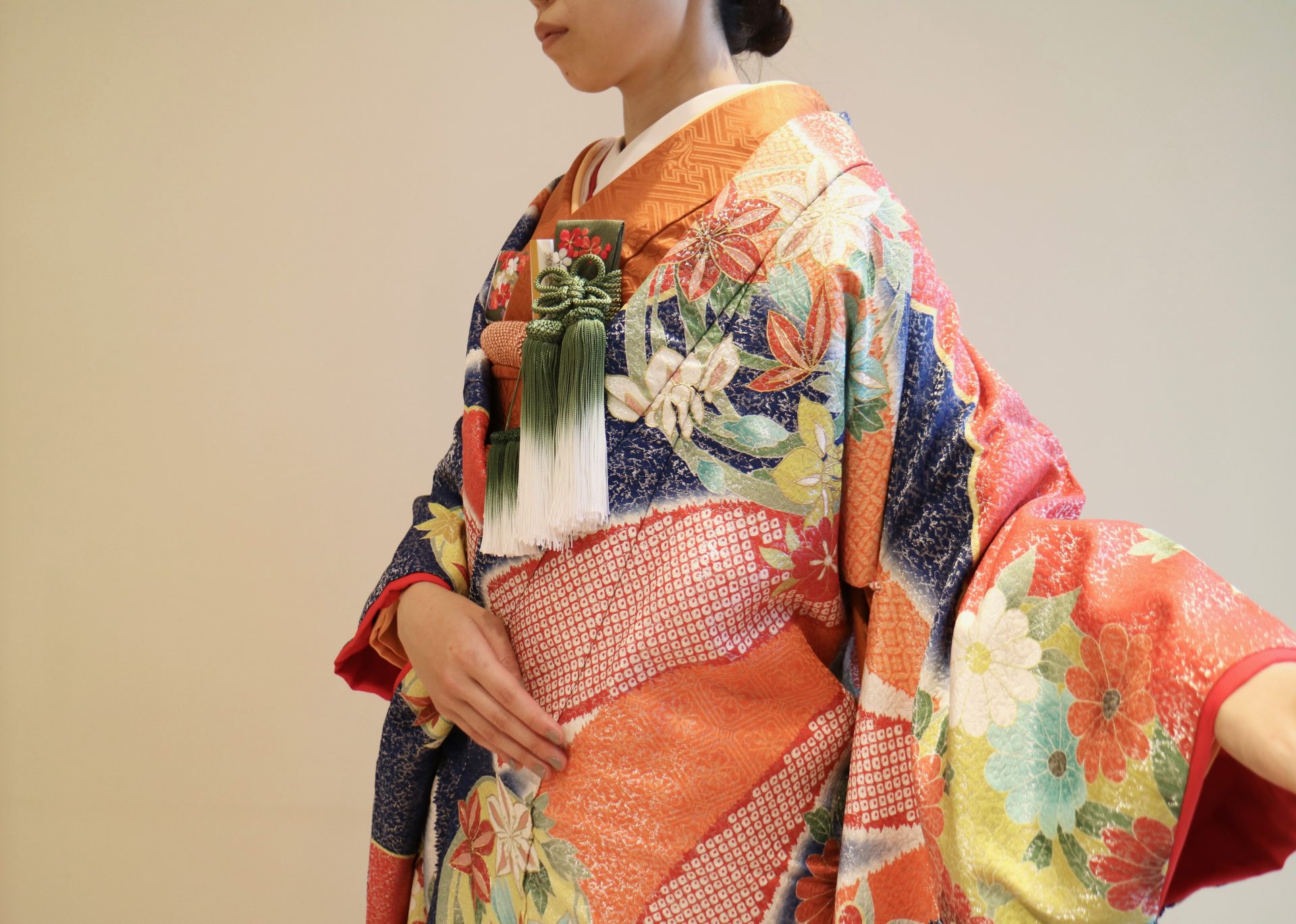 ザ・トリート・ドレッシング京都店にてお取り扱いをしている京都の和モダンな結婚式会場や和婚におすすめの色打掛