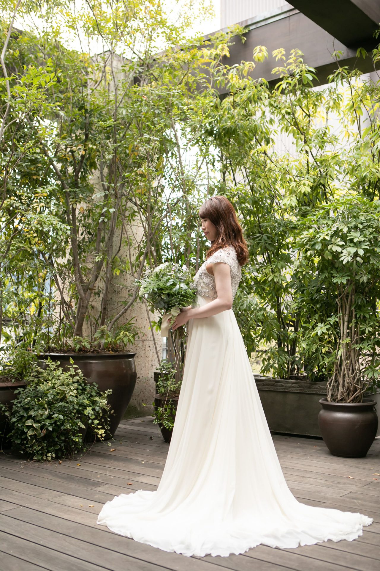 ザ・カワブンナゴヤにてお式をされる花嫁様におすすめのビジューが綺麗なジェニーパッカムのAラインのウエディングドレス