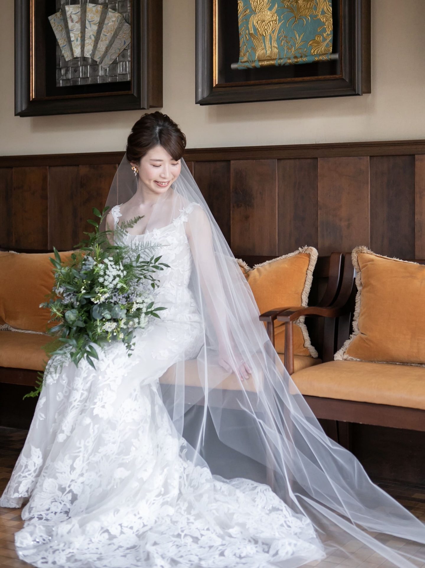 THE TREAT DRESSING名古屋店で人気の家族式や少人数のお式におすすめの柔らかなチュールとレースが美しいモニークルイリエのウエディングドレス