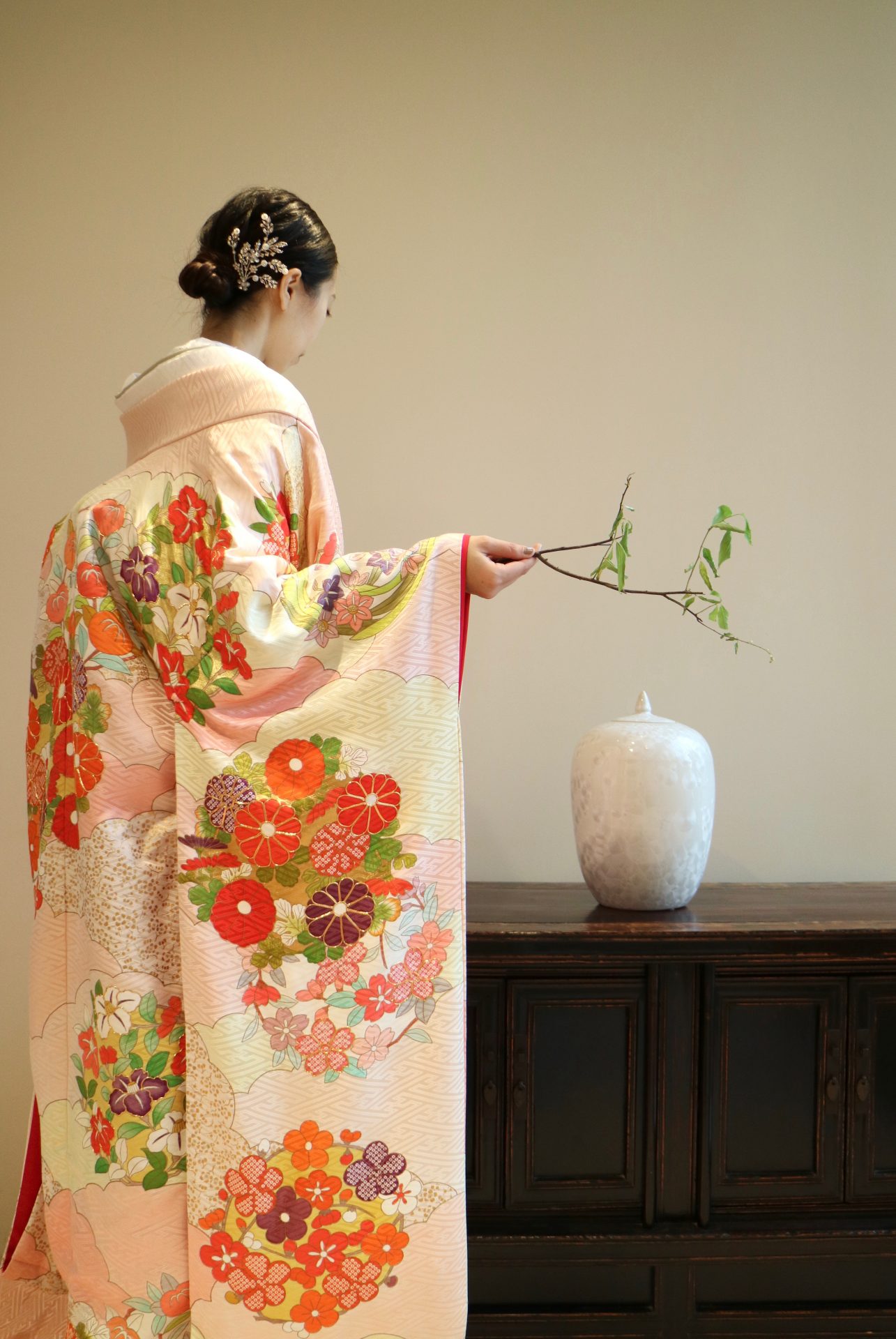 ザ・トリート・ドレッシング京都店にてお取り扱いをしている京都の和婚におすすめの桃色の色打掛